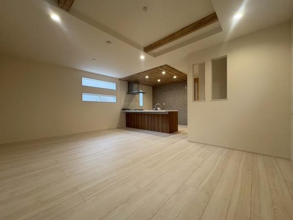 寝屋川市太秦中町　新築戸建
