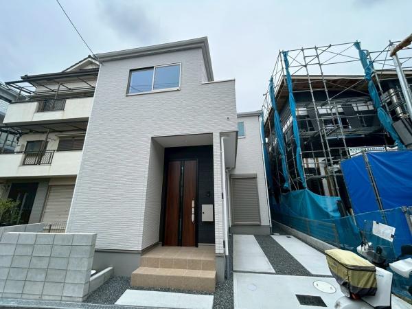 寝屋川市春日町　新築戸建