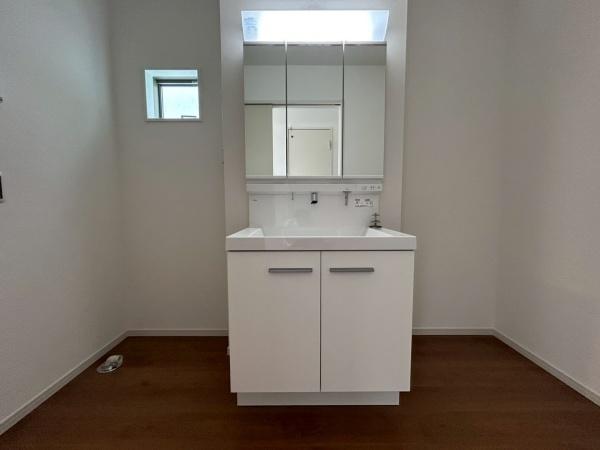 寝屋川市春日町　新築戸建