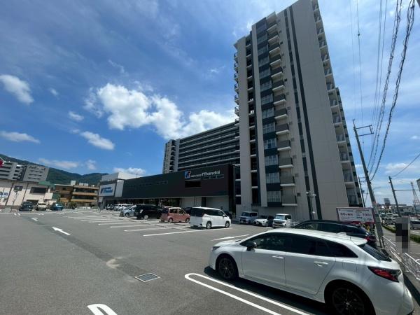 レ・ジェイドシティ瓢箪山(万代瓢箪山西店)