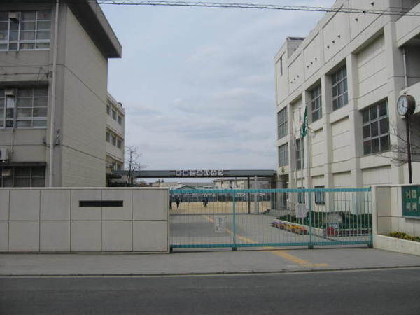 寝屋川市池田旭町の土地(寝屋川市立第二中学校)