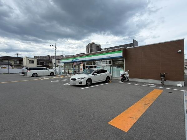 枚方市伊加賀寿町の中古一戸建て(ファミリーマート枚方伊加賀西町店)