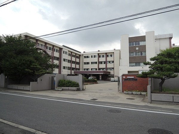 松原市別所３丁目の中古一戸建て(松原市立松原第四中学校)