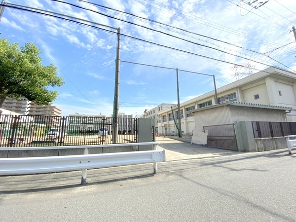 大阪市平野区長吉出戸１丁目の中古一戸建て(大阪市立長吉出戸小学校)