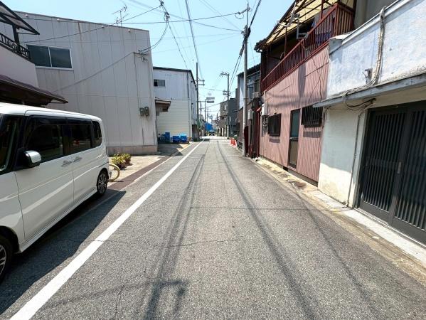 大阪市生野区小路東5丁目の中古一戸建て(前面道路含む現地写真)