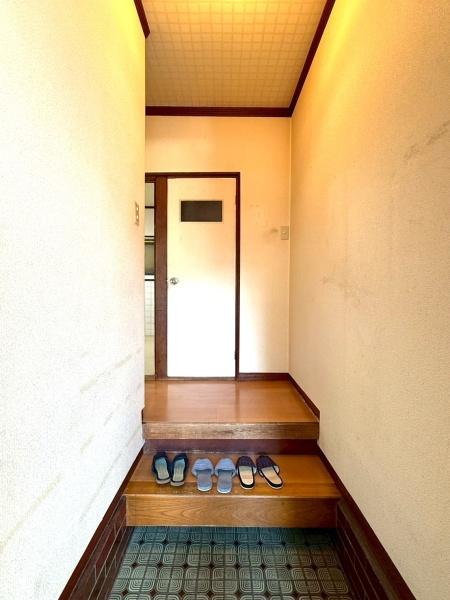 大阪市西成区南津守4丁目の中古一戸建て(玄関)