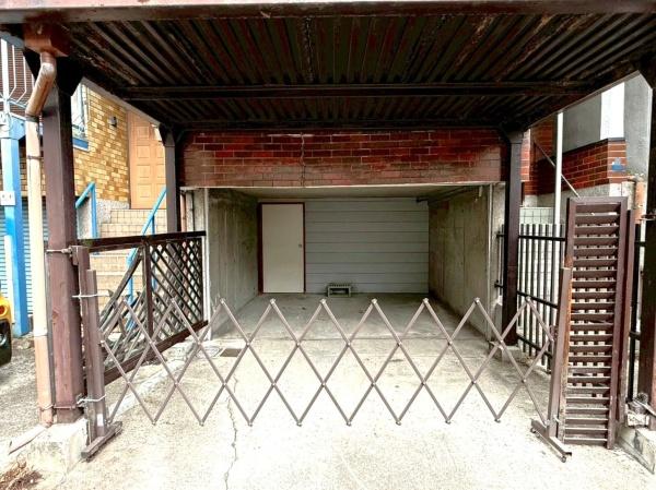 大阪市西成区南津守4丁目の中古一戸建て(駐車場)