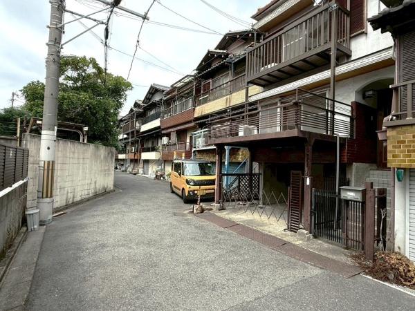 大阪市西成区南津守4丁目の中古一戸建て(前面道路含む現地写真)