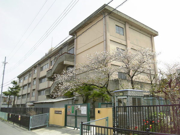 八尾市植松町５丁目の土地(八尾市立永畑小学校)