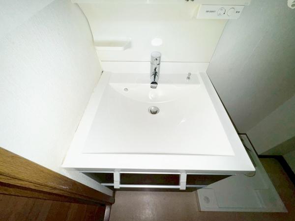 高槻市淀の原町の中古一戸建て(洗面台・洗面所)