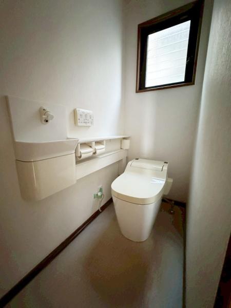 高槻市淀の原町の中古一戸建て(トイレ)