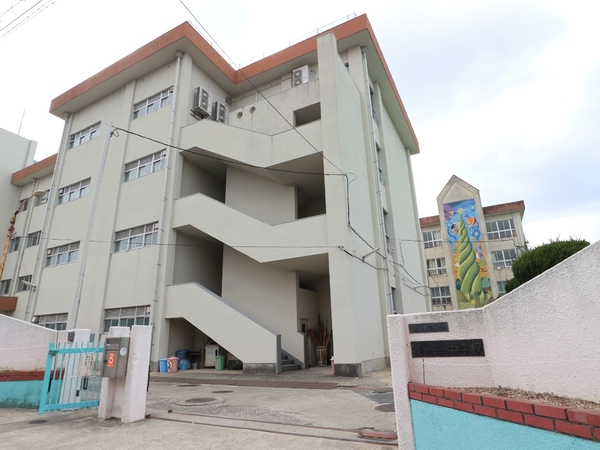 日興豊中緑丘スカイマンション(豊中市立第十一中学校)