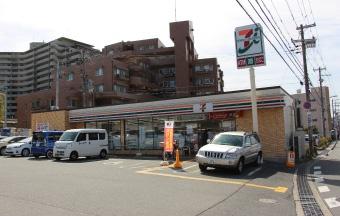 クレアヒルズ千里津雲台(セブンイレブン豊中上新田4丁目店)