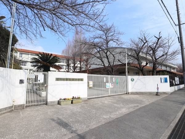 豊中市北条町1丁目の中古一戸建て(豊中市立北条小学校)