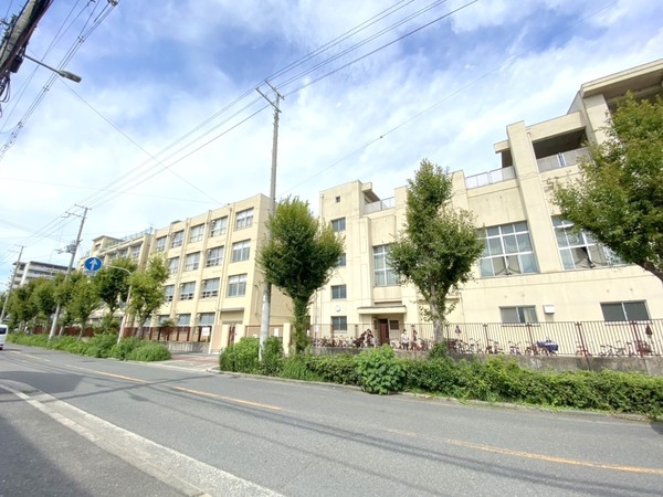 大阪市平野区加美北８丁目の中古一戸建て(大阪市立加美中学校)