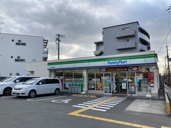 シャルム曽根(ファミリーマート豊中長興寺店)