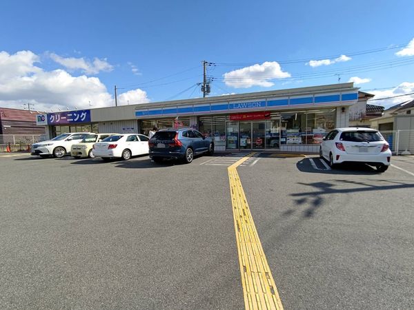 豊中豊松園ハイツF棟(ローソン豊中上野東一丁目店)