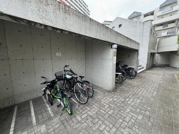 緑地公園グリーンハイツ４号棟