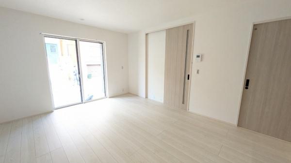 豊中市第1小曽根　2号棟　新築戸建