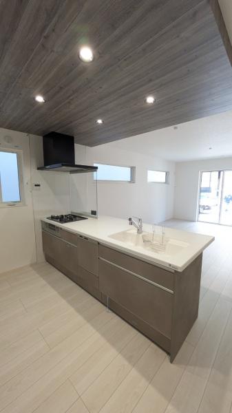 豊中市第1小曽根　2号棟　新築戸建