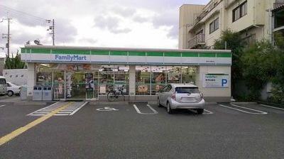 ロイヤルコート豊中壱番館(ファミリーマート豊中大黒町店)