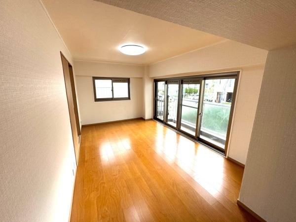メゾンドール千里泉が丘参号館