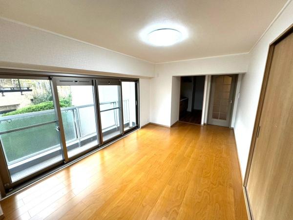 メゾンドール千里泉が丘参号館