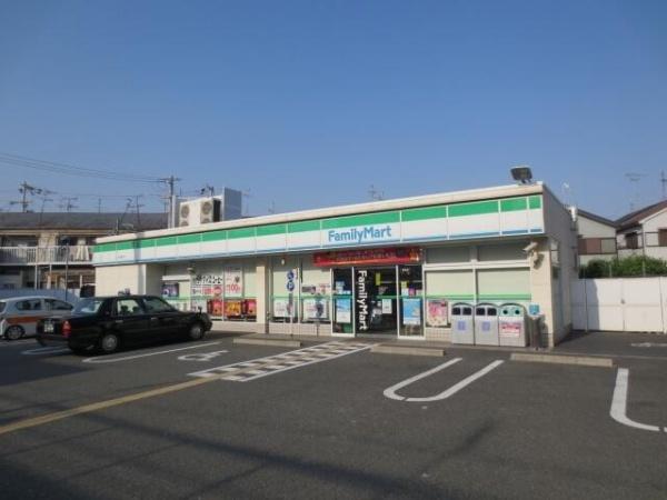 服部西町マンション(ファミリーマート曽根南町店)