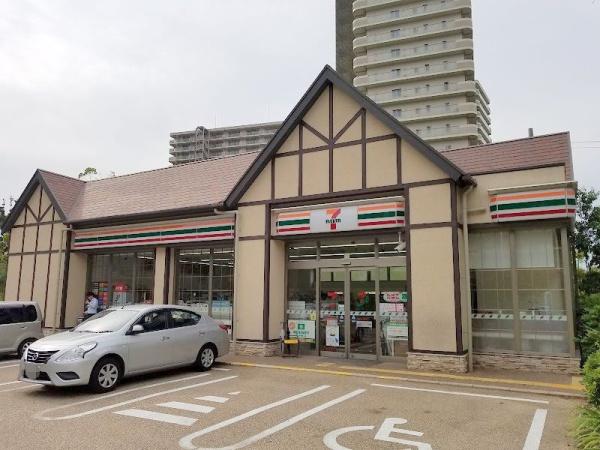 リバーガーデン千里中央 あかり絵のみち(セブンイレブン豊中新千里南町店)