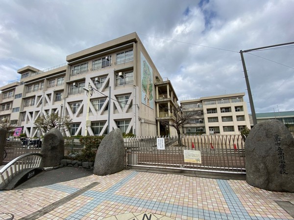 エスリード江坂グランアリーナ(豊中市立高川小学校)