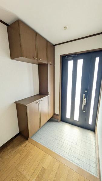 豊中市宝山町の中古一戸建て(玄関)