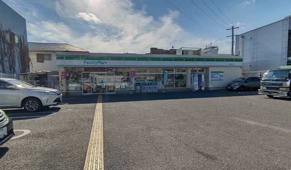 ユニーブル岡町(ファミリーマート豊中中桜塚店)