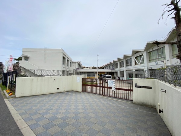 ルネブラン・クール北千里古江台(吹田市立古江台小学校)