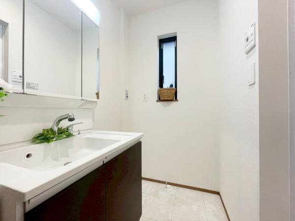豊中服部西町3丁目　2号棟　新築戸建