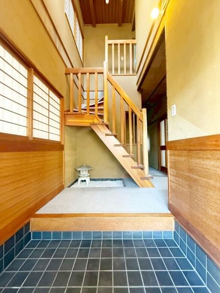 三島郡島本町高浜3丁目の中古一戸建て(玄関)