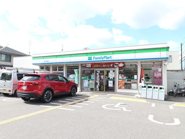 サンクタス豊中上野坂(ファミリーマート豊中上野西店)