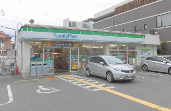 キングスクエア北大阪パークフェリス２番館(ファミリーマート新高小学校前店)