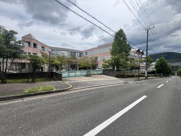 シェラビア東山台三番街209号棟(西宮市立東山台小学校)