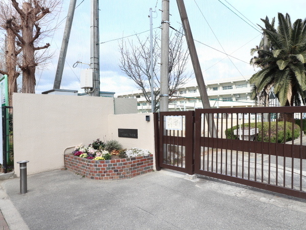 モンテベルデ吹田(吹田市立吹田第二小学校)