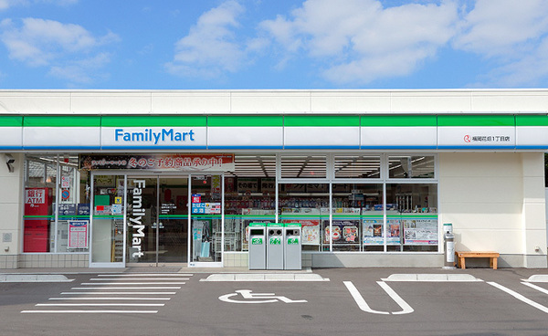 パレ千里壱号棟(ファミリーマート吹田山田西店)