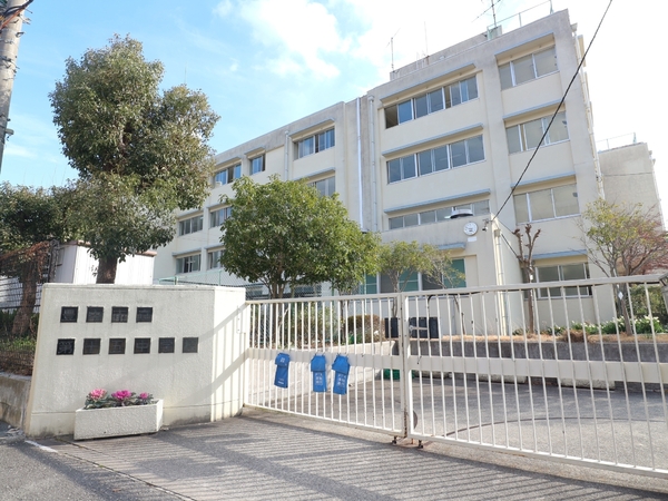 千里第二泉ヶ丘スカイハイツ(豊中市立第十五中学校)