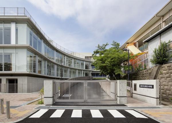 ルネ千里中央　ザ・ローズガーデン(豊中市立西丘小学校)