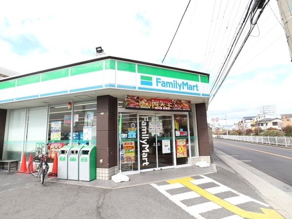 日商岩井グリーンサイドマンション(ファミリーマート豊中上津島店)