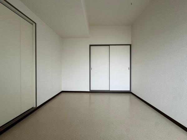 万葉ハイツ小阪菱屋西