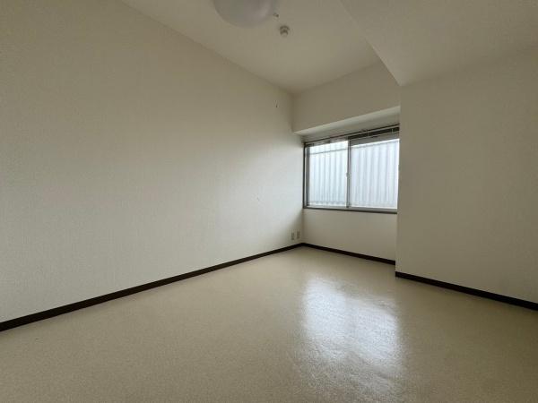 万葉ハイツ小阪菱屋西