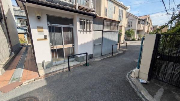東大阪市近江堂２丁目の中古一戸建て