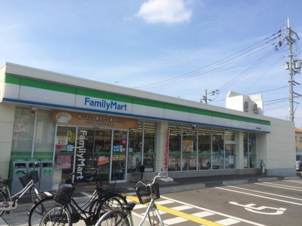 朝日プラザ小阪B棟(ファミリーマート西堤本通西店)