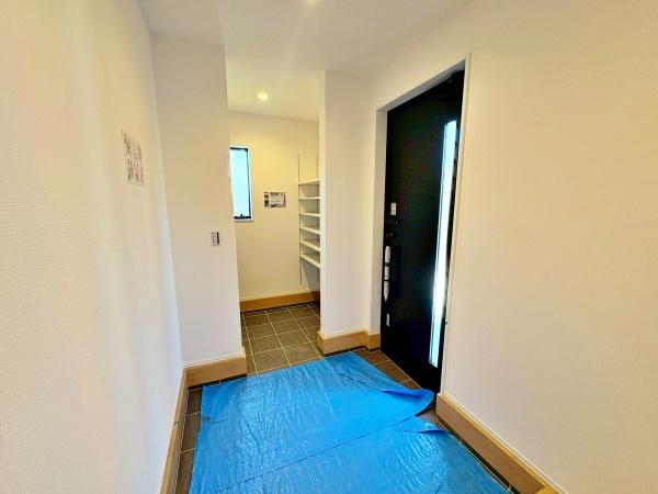 八王子市北野台4丁目 1号棟(玄関)