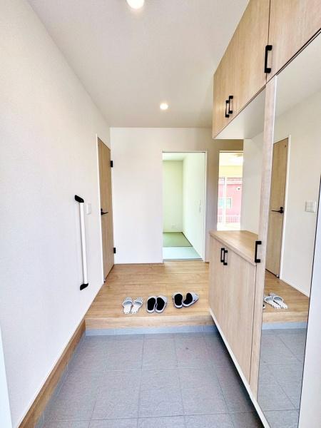 八王子市諏訪町24-1期 1号棟(玄関)