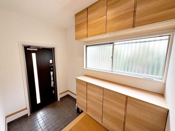 八王子市北野台1丁目の中古一戸建て(玄関)